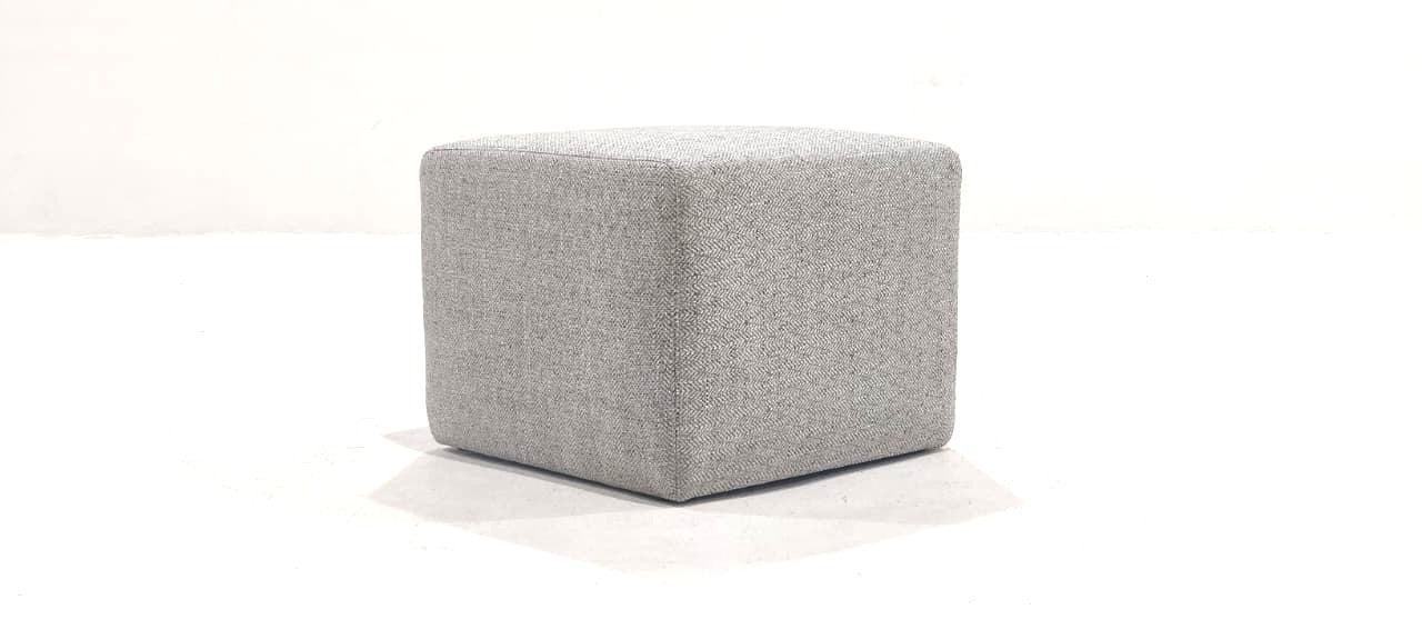 A921-615-78(3) - OTTOMAN - BLR WH
