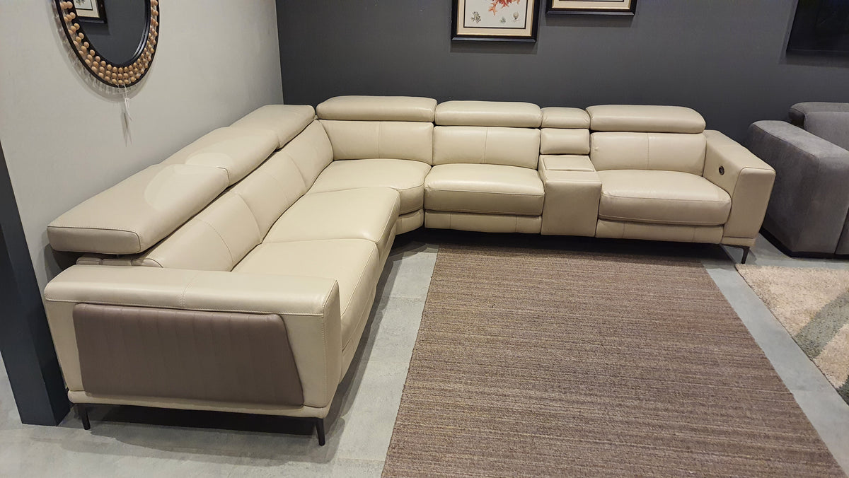 RS-12708 - 5 SEATER+CONSOLE - OUTLET