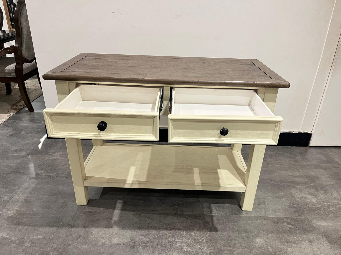 T637-4 - SOFA TABLE - NAR
