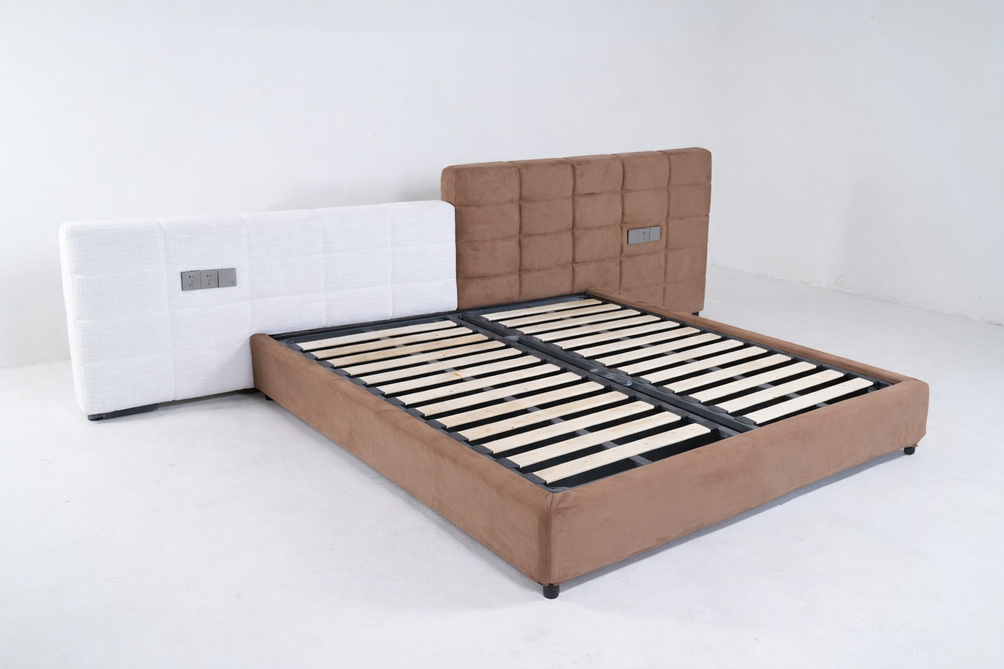 A2047(4) - KING STORAGE BED - BLR WH