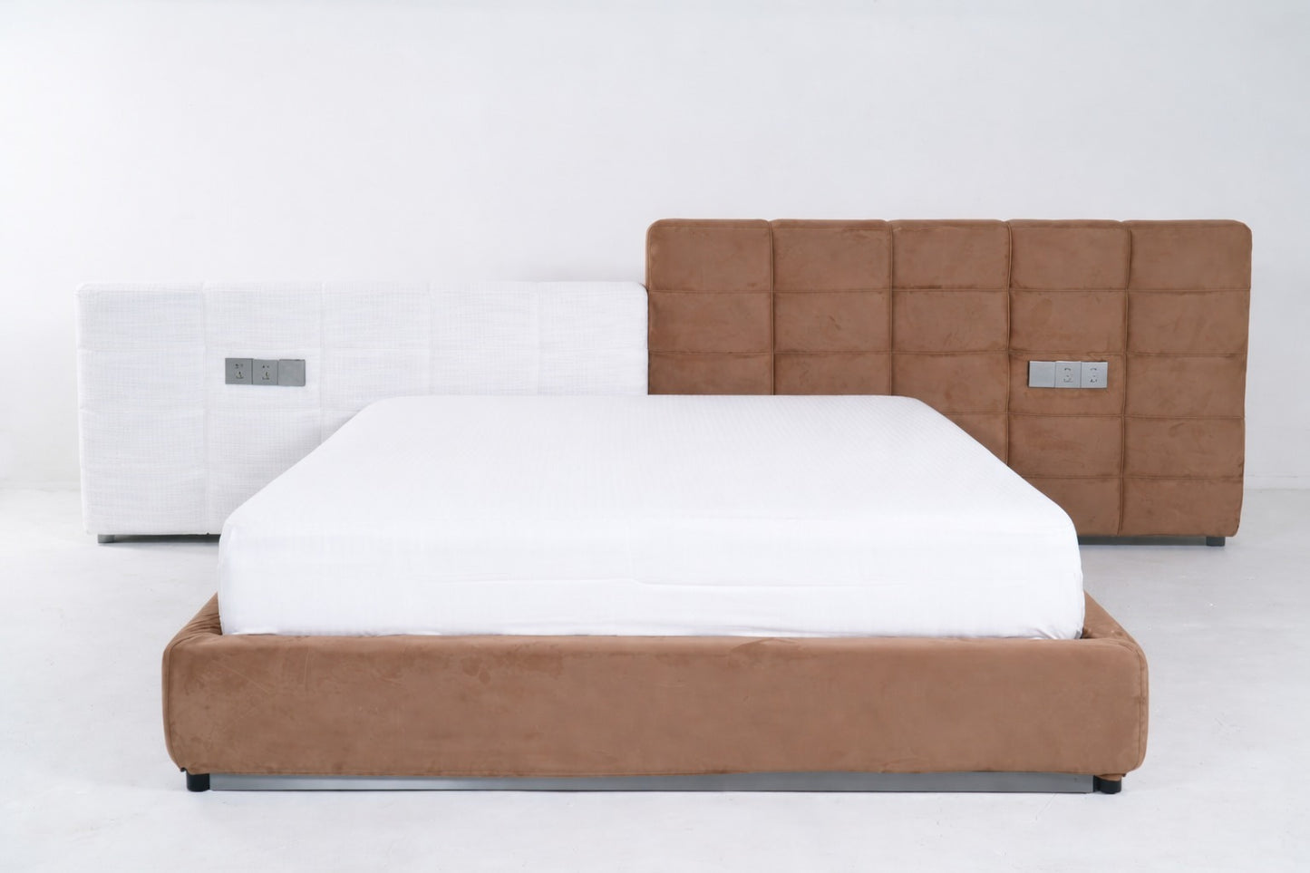 A2047(4) - KING STORAGE BED - BLR WH
