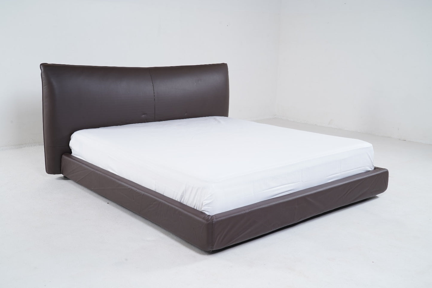 A2090(3) - KING BED - BLR WH