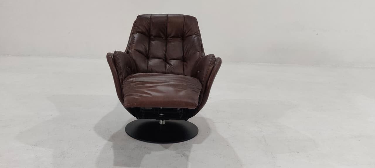 C244-F45-14 - ARM CHAIR - BLR WH