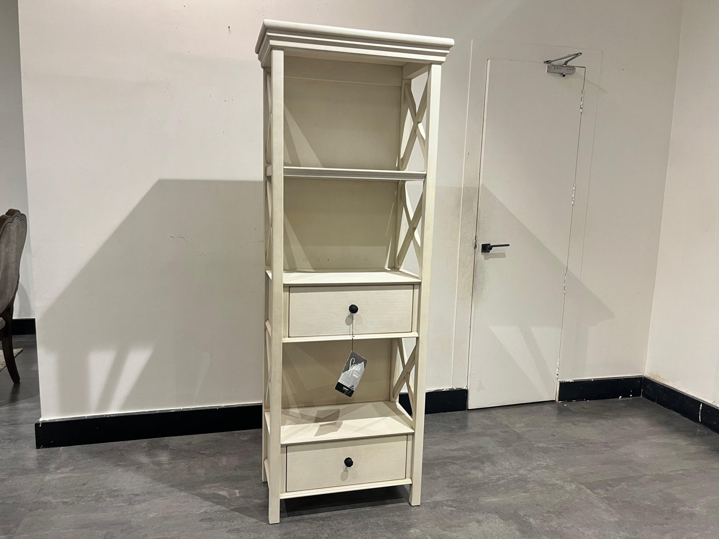 D647-76 - DISPLAY CABINET - NAR