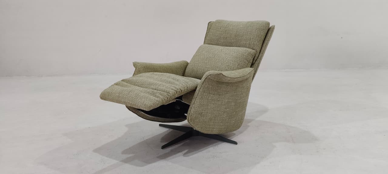 C243-F44-78 - ARM CHAIR - BLR WH