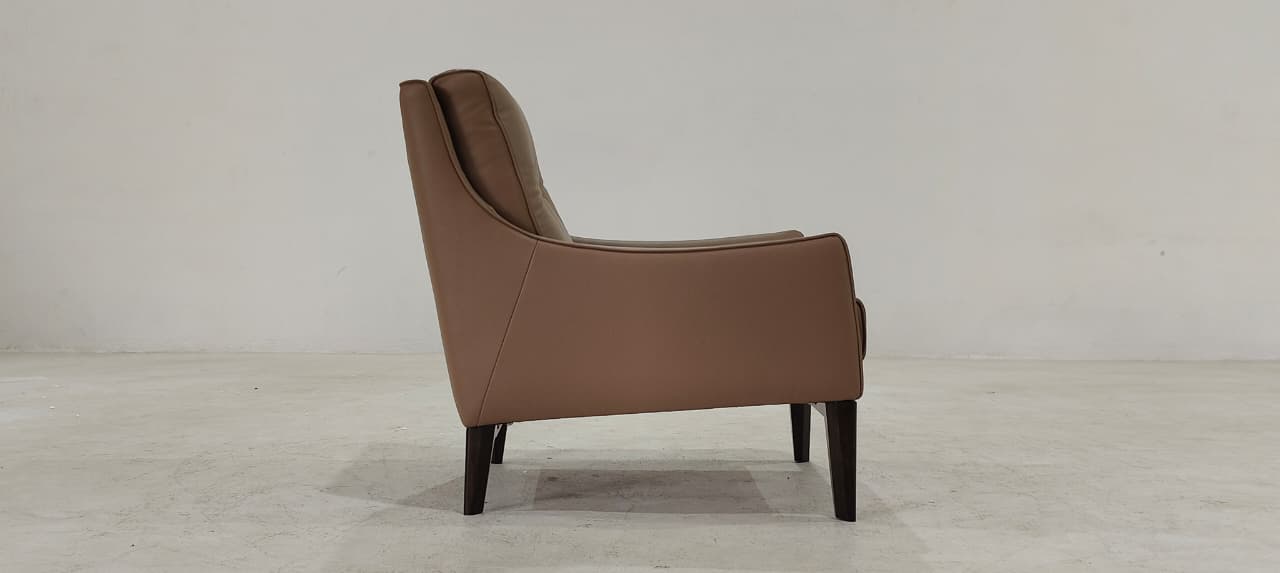 C011-003-14(3) - ARM CHAIR - BLR WH