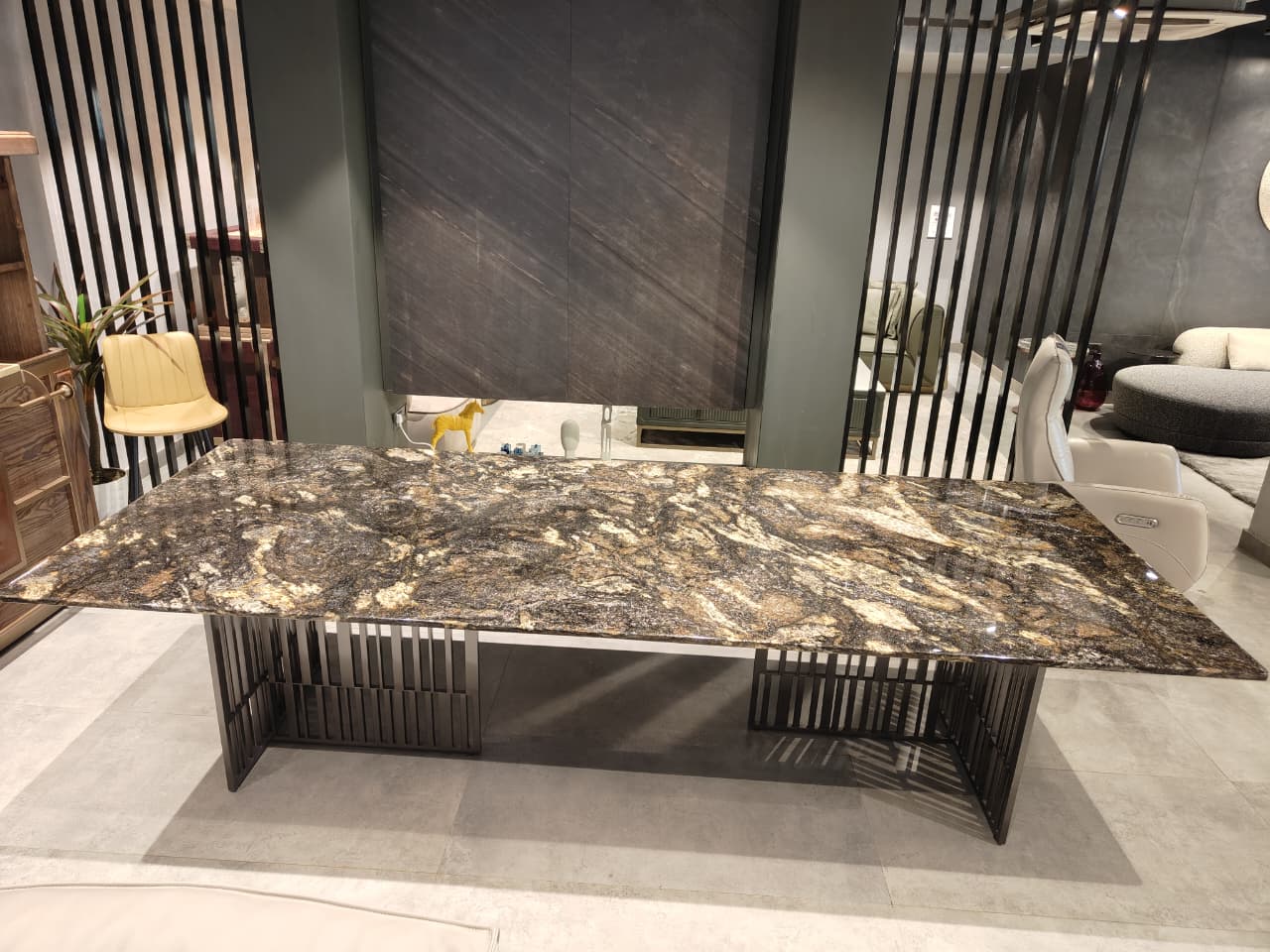 T36 - DINING TABLE - IND