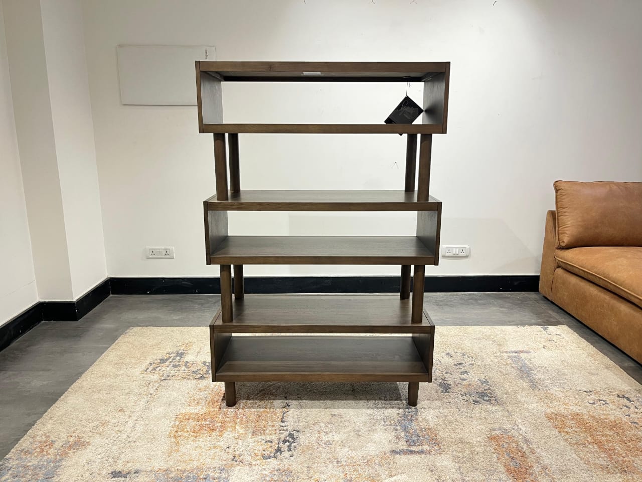 H683-17 - BOOKCASE - NAR