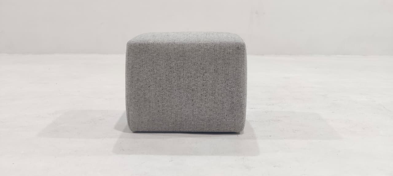 A921-615-78(3) - OTTOMAN - BLR WH