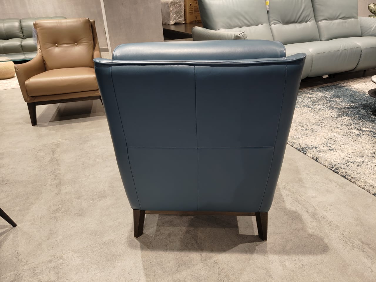 C011-003-24 - ARM CHAIR - IND