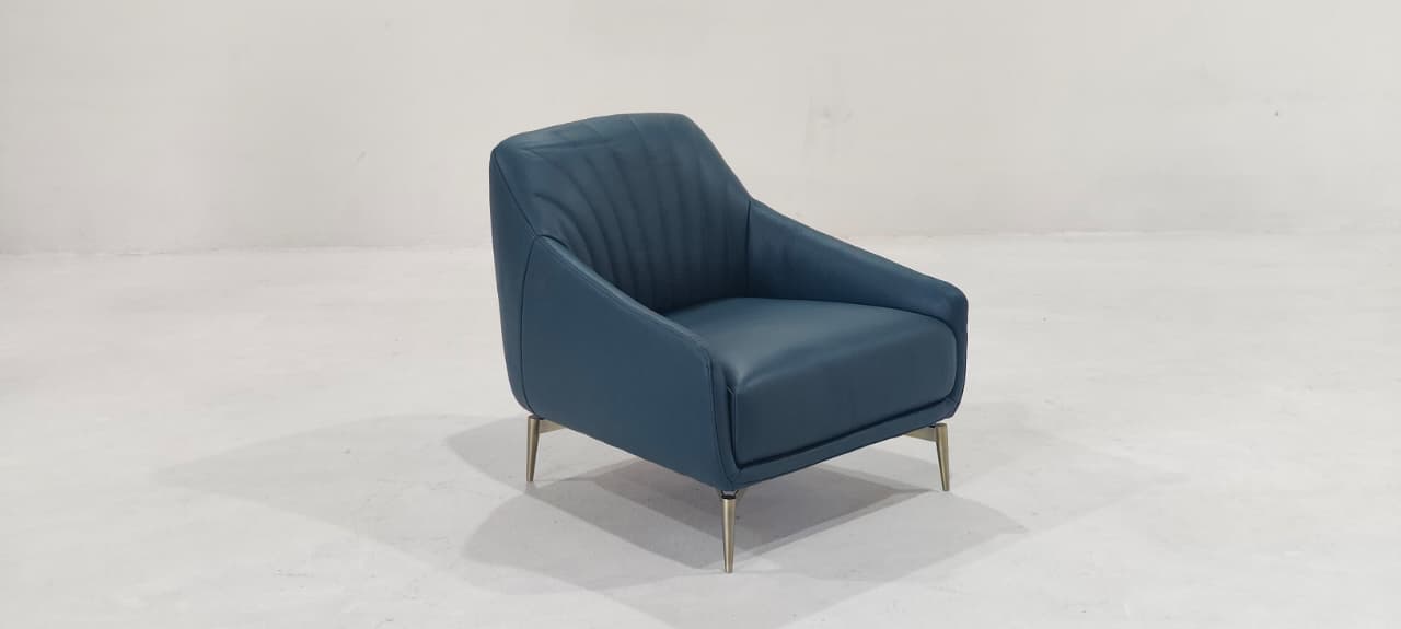 C014-233-14 - ARM CHAIR - BLR WH