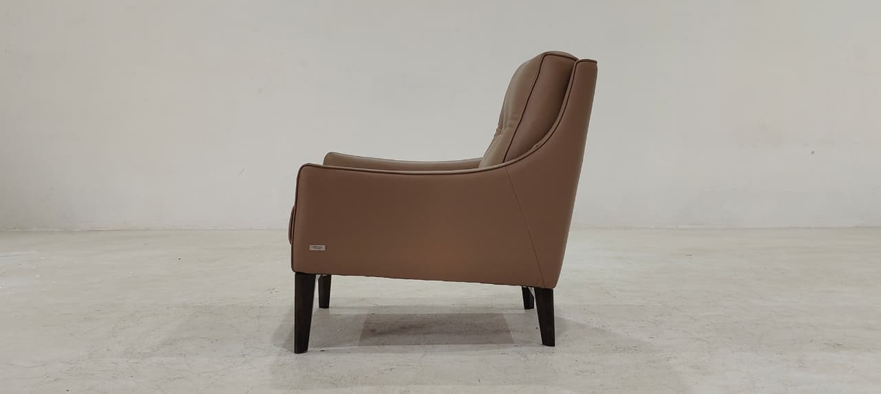 C011-003-14(3) - ARM CHAIR - BLR WH
