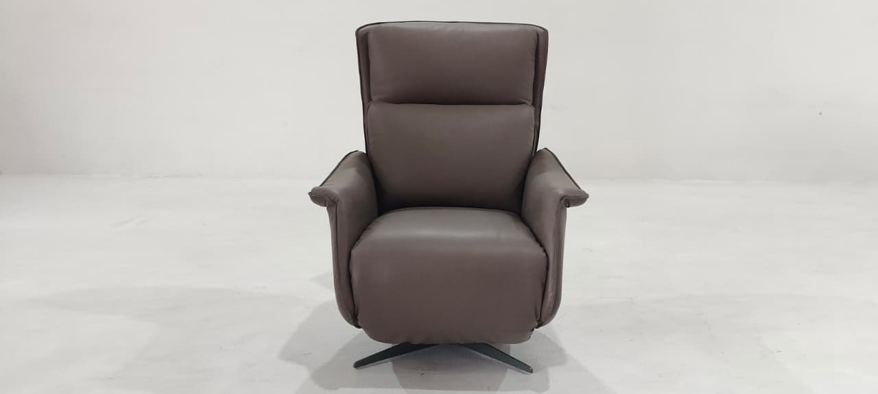 C243-F44-10 - ARM CHAIR - BLR WH