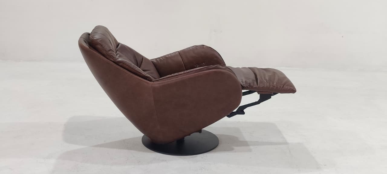 C244-F45-14 - ARM CHAIR - BLR WH