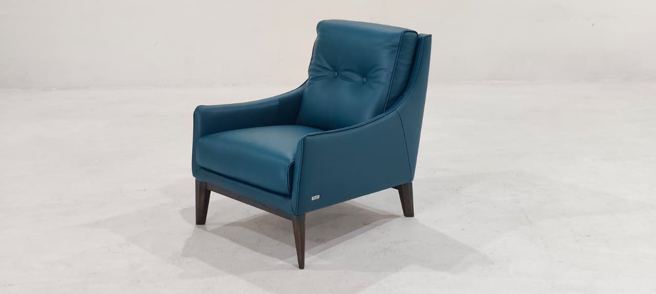 C011-003-24(4) - ARM CHAIR - BLR WH