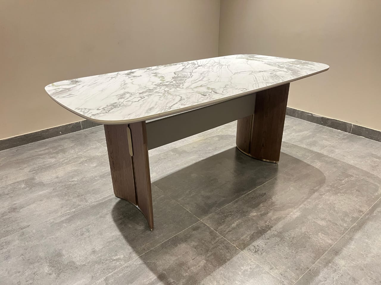 PT3018T-1 - DINING TABLE - NAR