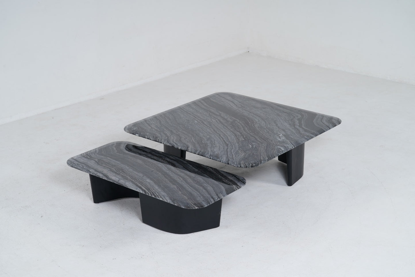 672(2) - COFFEE TABLE - BLR WH