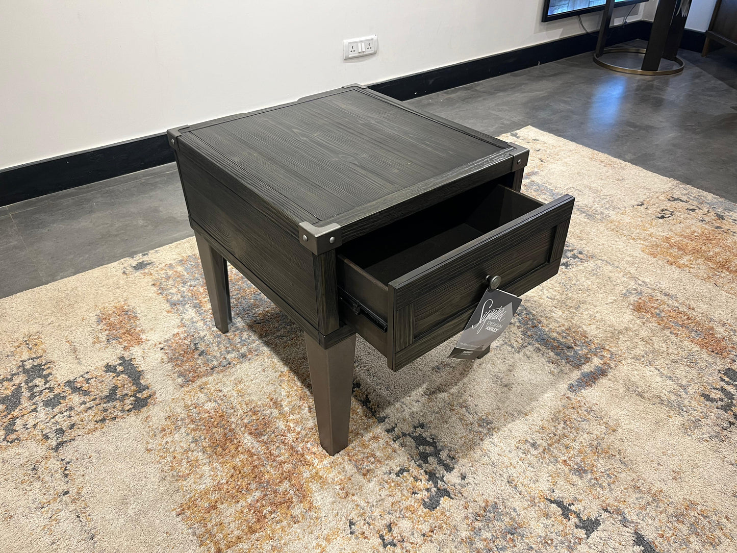 T901-3 - SIDE TABLE - NAR