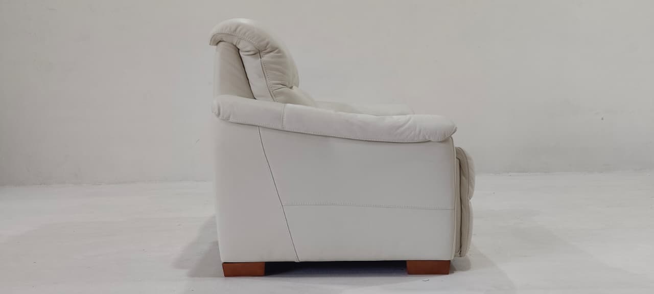 C063-005-20(3) - 2 SEATER - BLR WH