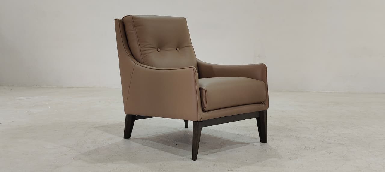 C011-003-14(3) - ARM CHAIR - BLR WH