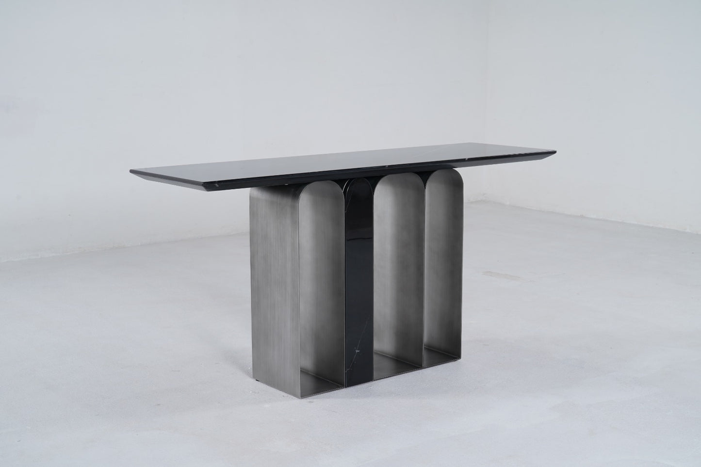 DT896-1(1) - CONSOLE TABLE - OUTLET