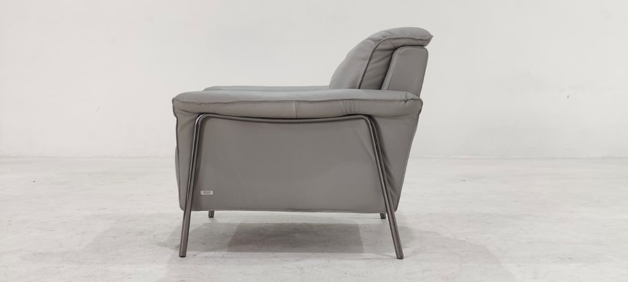 C110-003-10(2) - ARM CHAIR - BLR WH