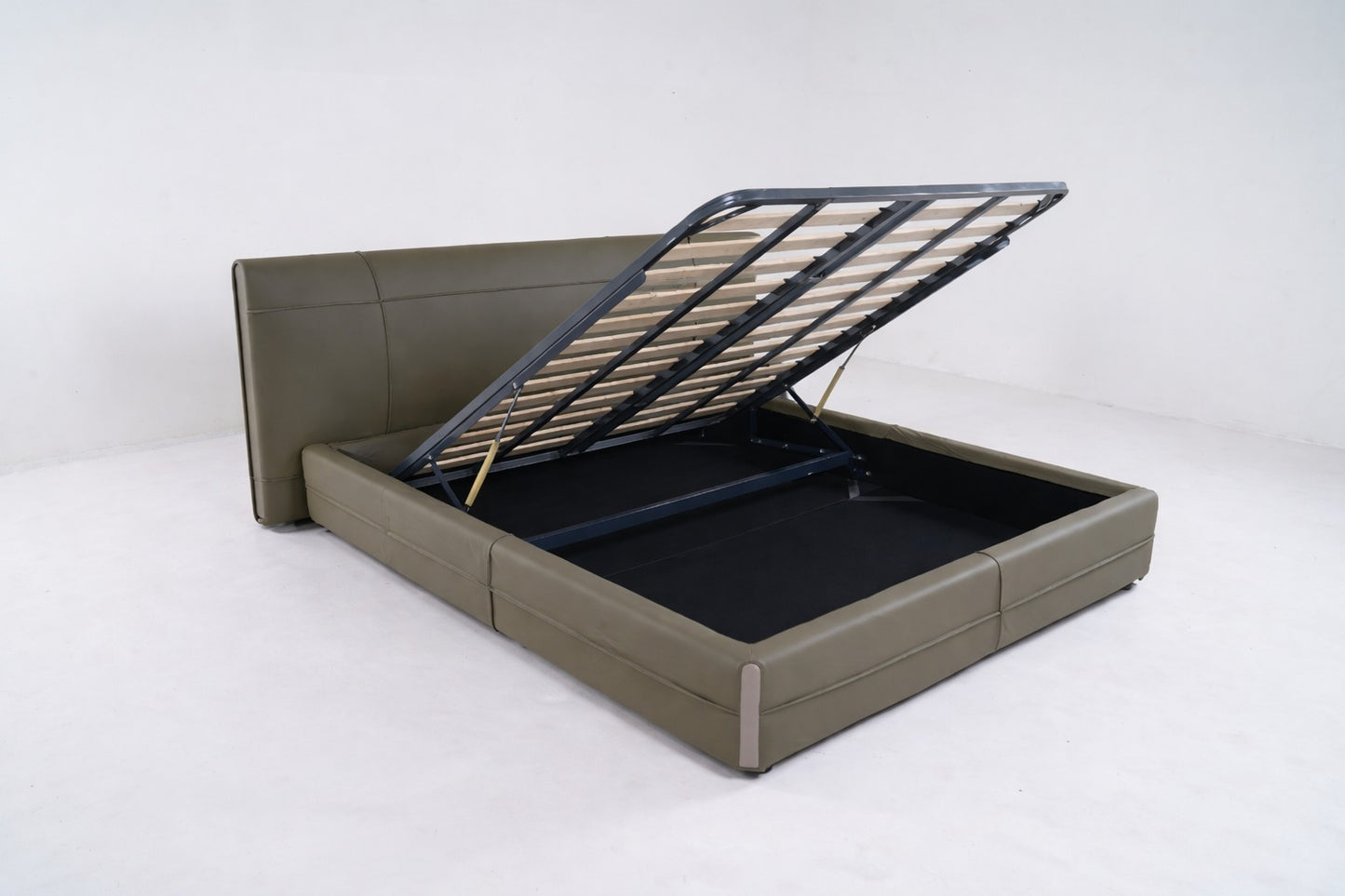 A2092(2) - BED - BLR WH