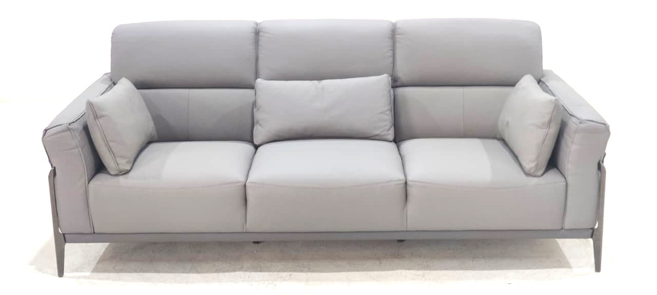 8181(1) - 3 SEATER - BLR WH