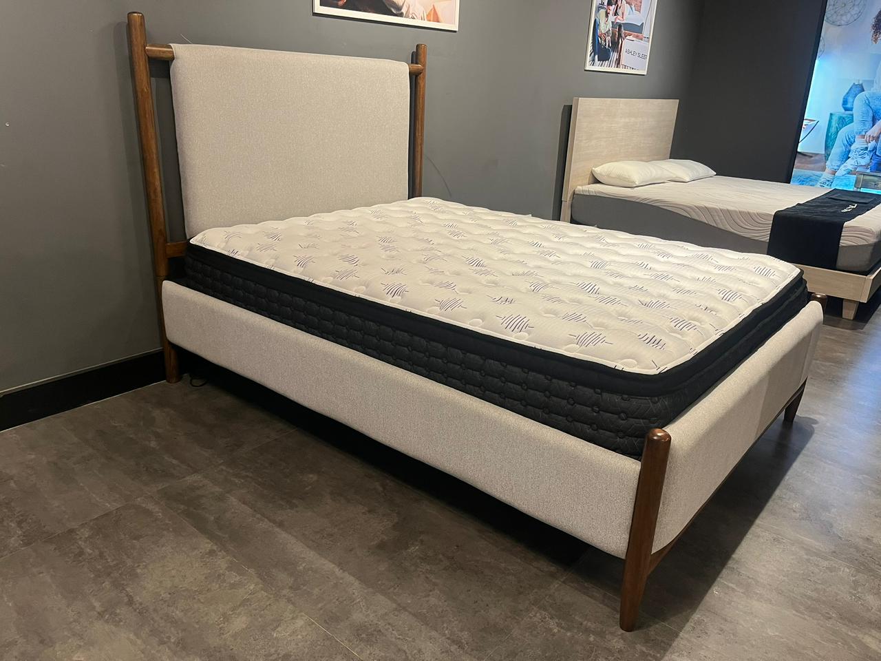 B615-81W1+97W1(2) - QUEEN PANEL BED - NAR