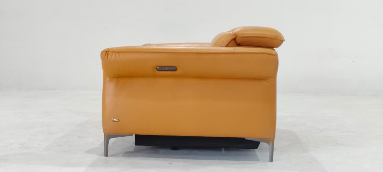 KM.5057(1) - 2 SEATER RECLINER(ELECTRIC) - OUTLET