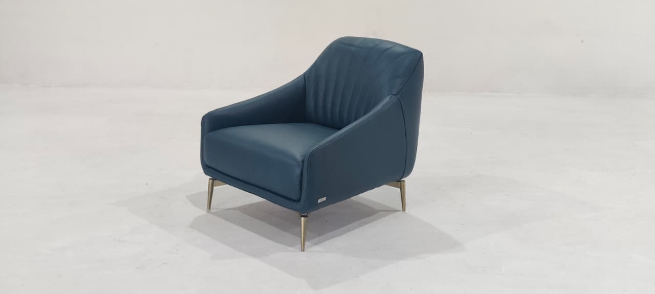 C014-233-14 - ARM CHAIR - BLR WH