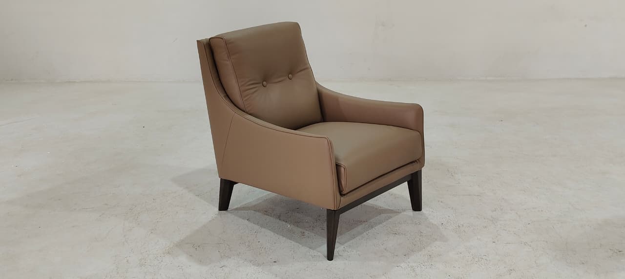 C011-003-14(3) - ARM CHAIR - BLR WH