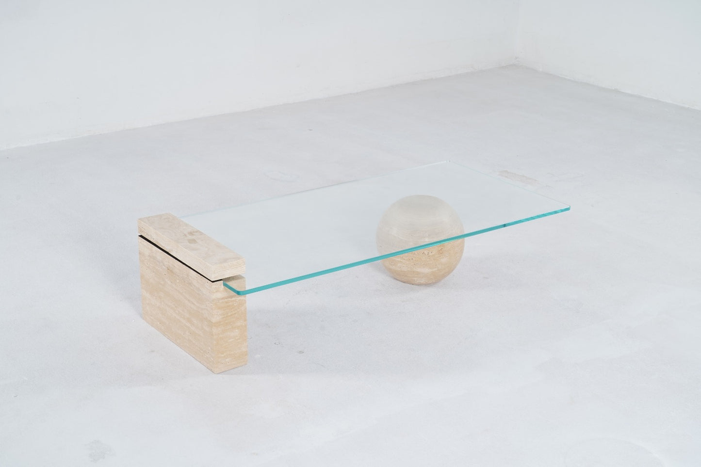 LC-167(1) - COFFEE TABLE - OUTLET