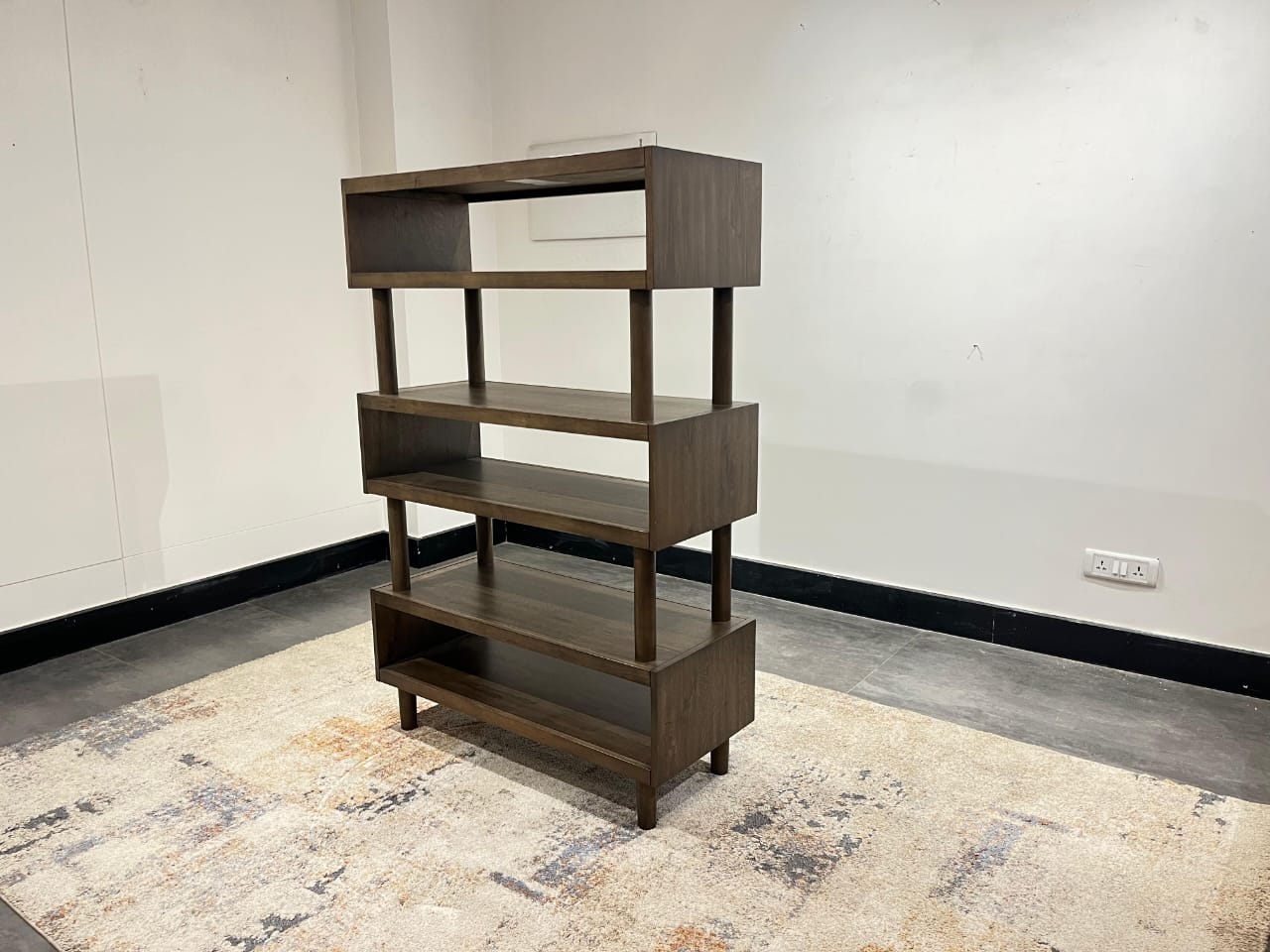 H683-17 - BOOKCASE - NAR