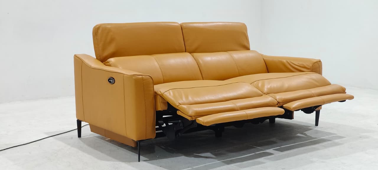 KM.5012(4) - 3 SEATER RECLINER(ELECTRIC) - BLR WH