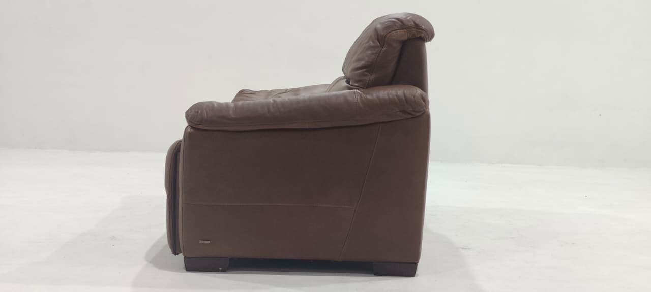 C063-005-30 - 2 SEATER - BLR WH