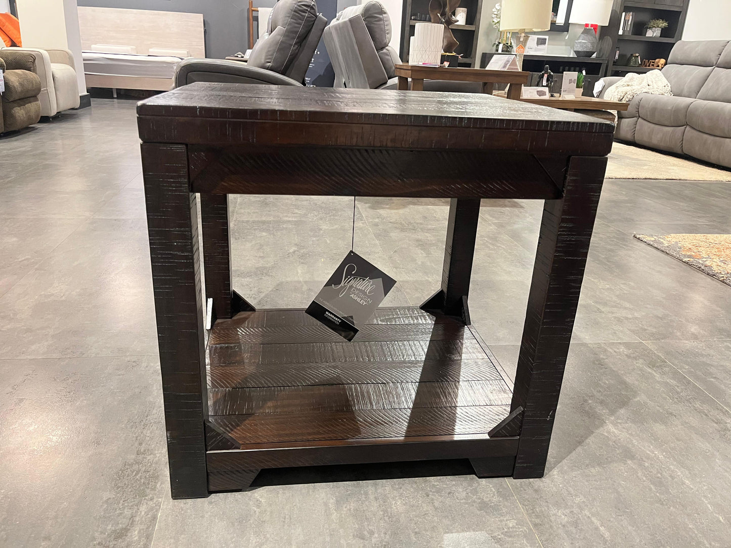 T745-3 - SIDE TABLE - NAR