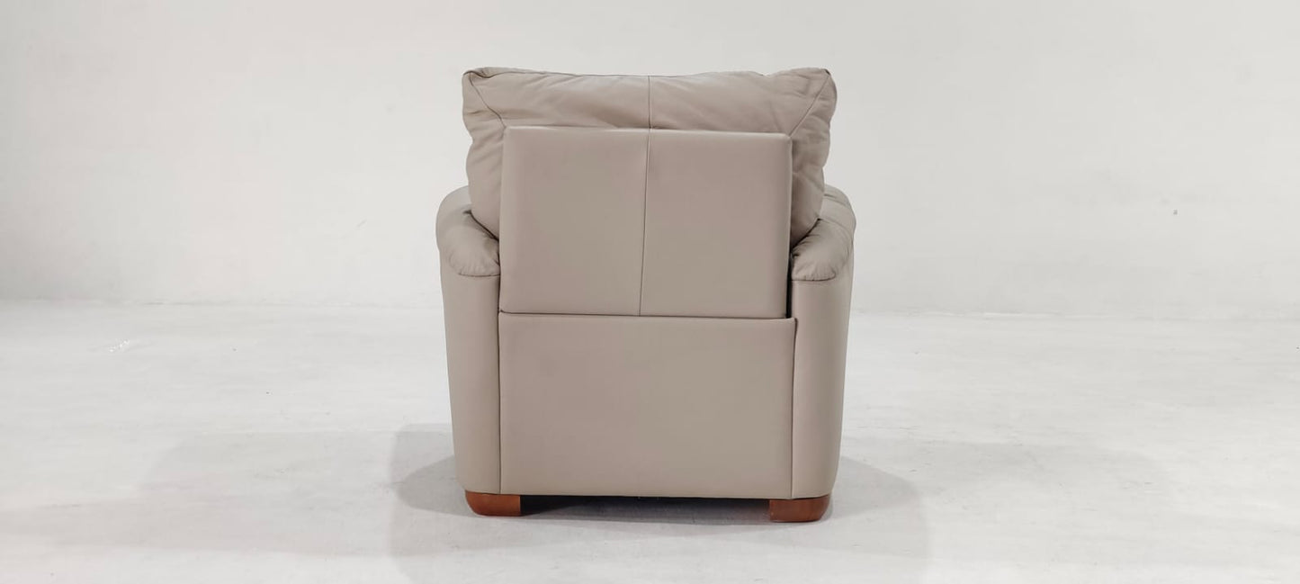 B693-154-A0(2) - 1 SEATER RECLINER(ELECTRIC) - BLR WH