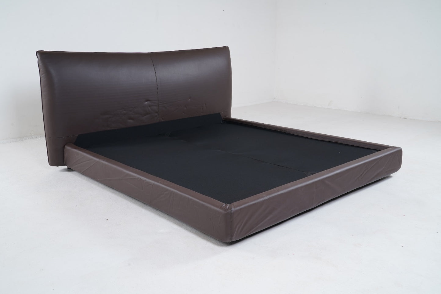 A2090(3) - KING BED - BLR WH