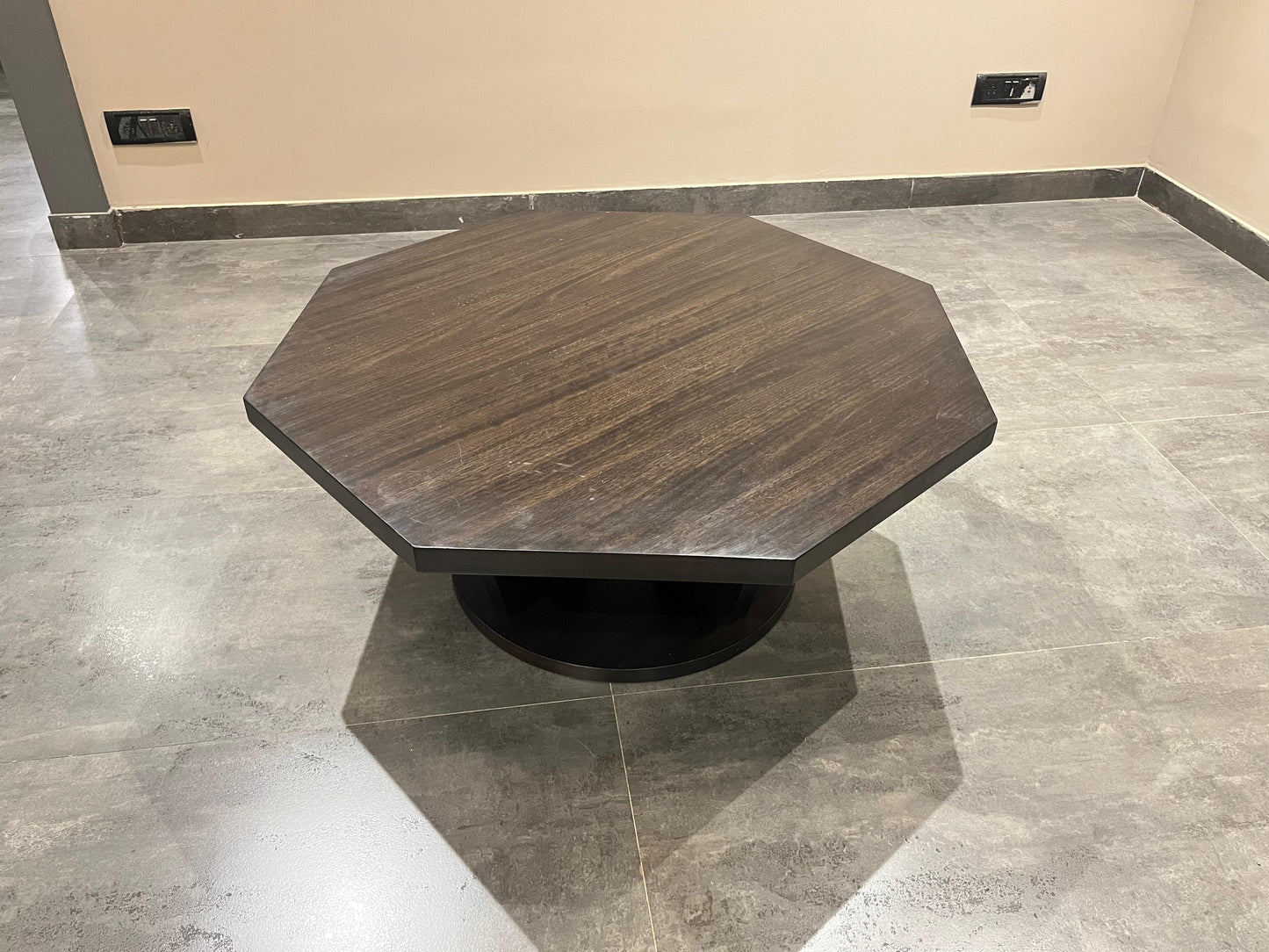 T458-8 - COFFEE TABLE - NAR