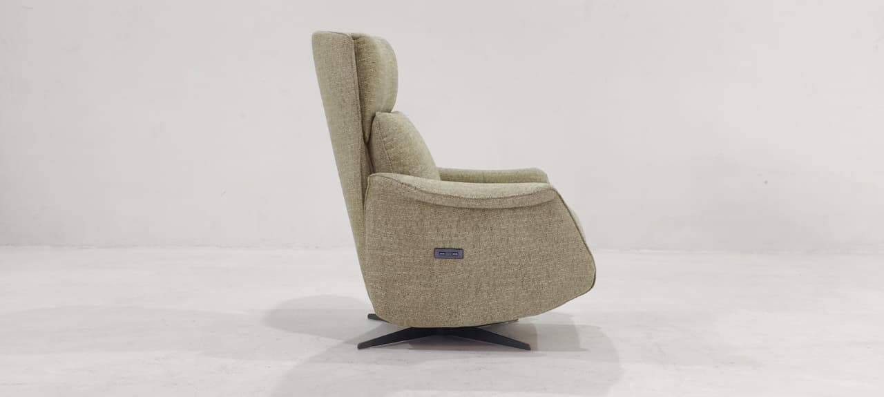 C243-F44-78 - ARM CHAIR - BLR WH