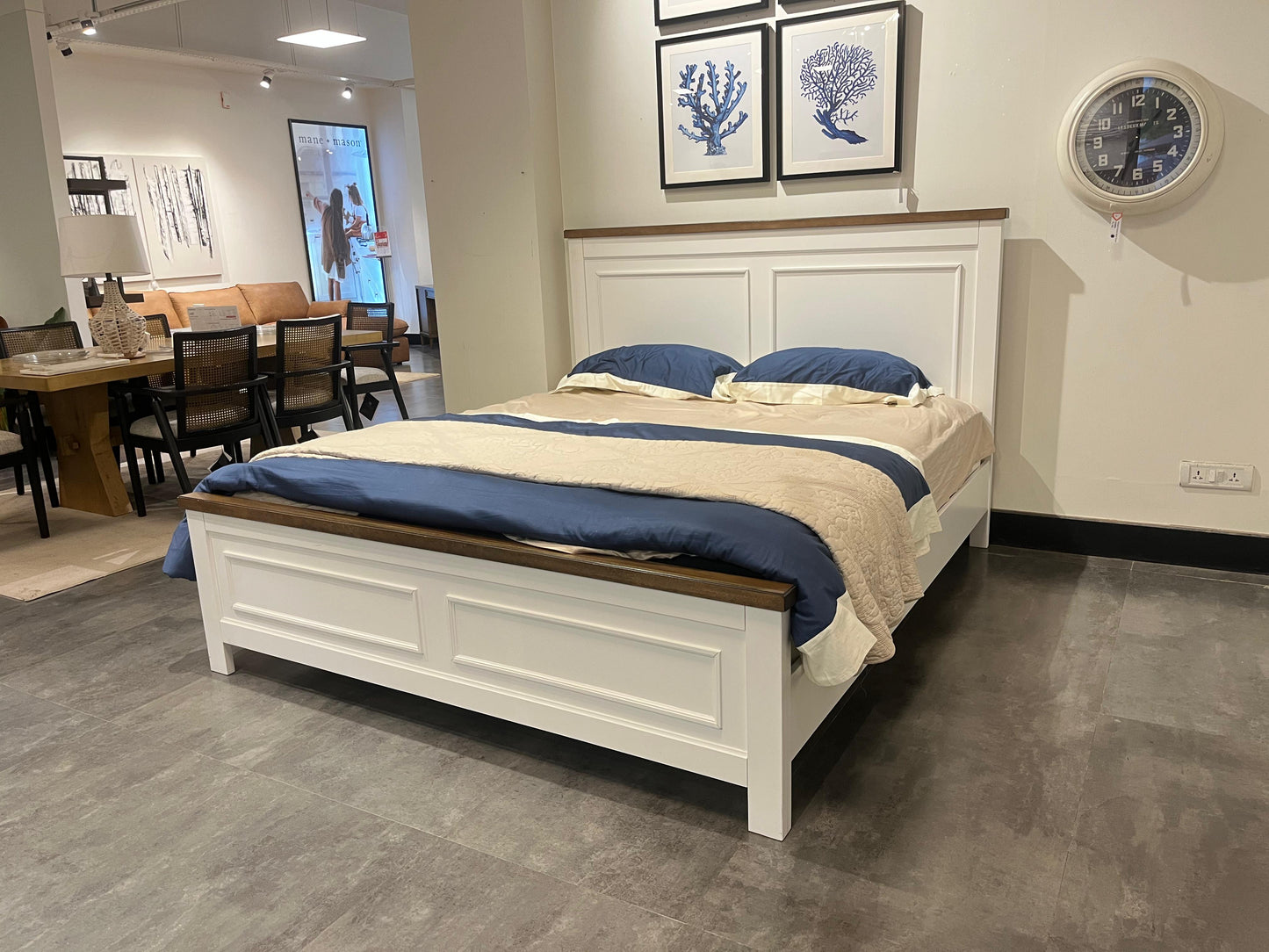 B5168-82W1+197W1 - KING PANEL BED - NAR