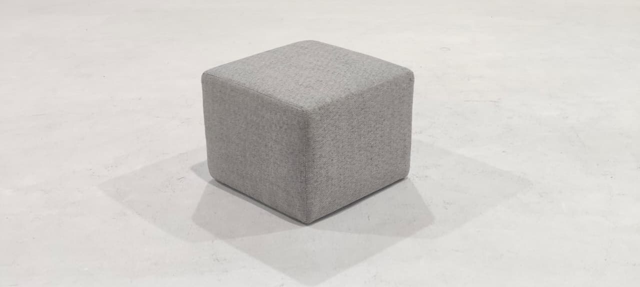 A921-615-78(3) - OTTOMAN - BLR WH