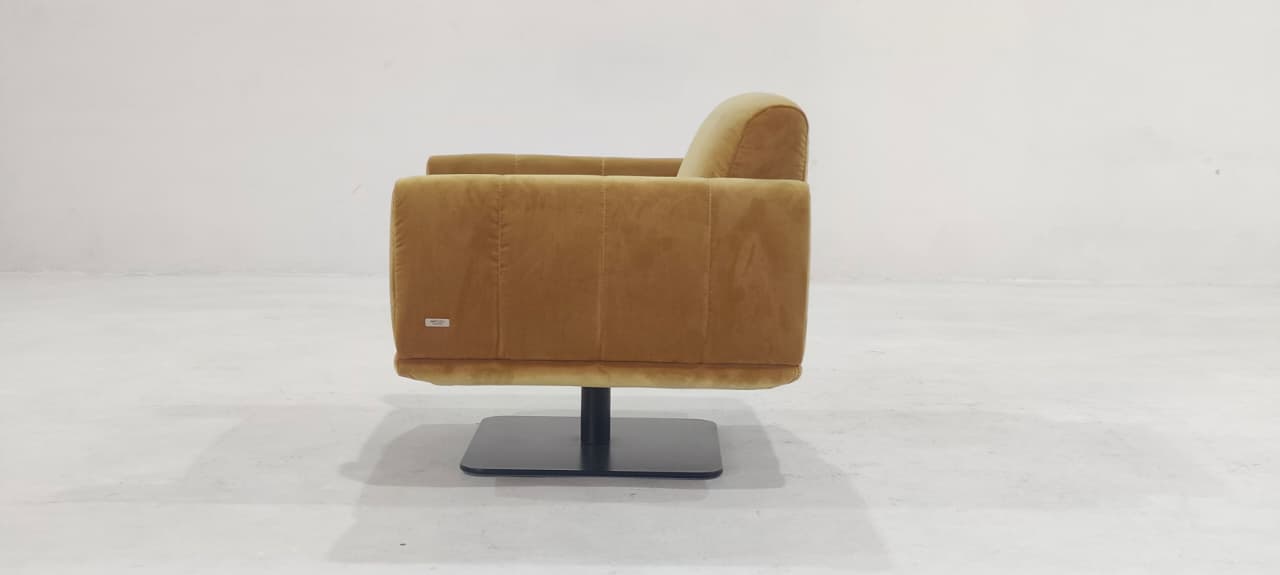 C193-066-78 - SWIVEL CHAIR - BLR WH