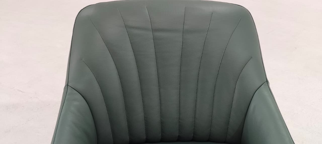 C014-003-14 - ARM CHAIR - BLR WH