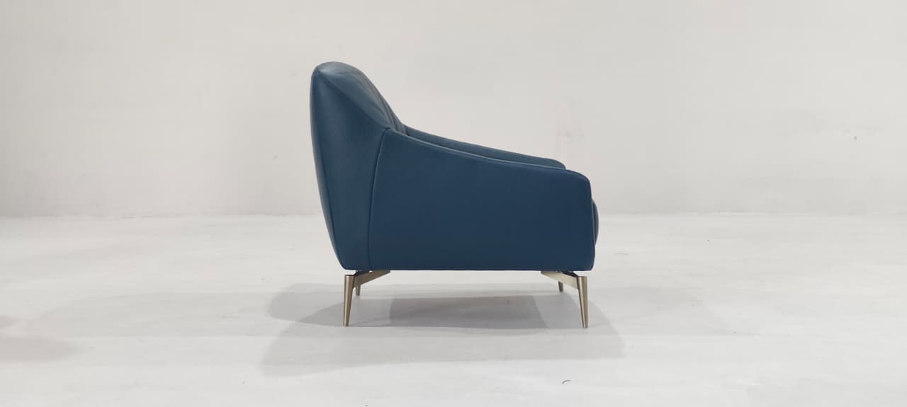 C014-233-14 - ARM CHAIR - BLR WH