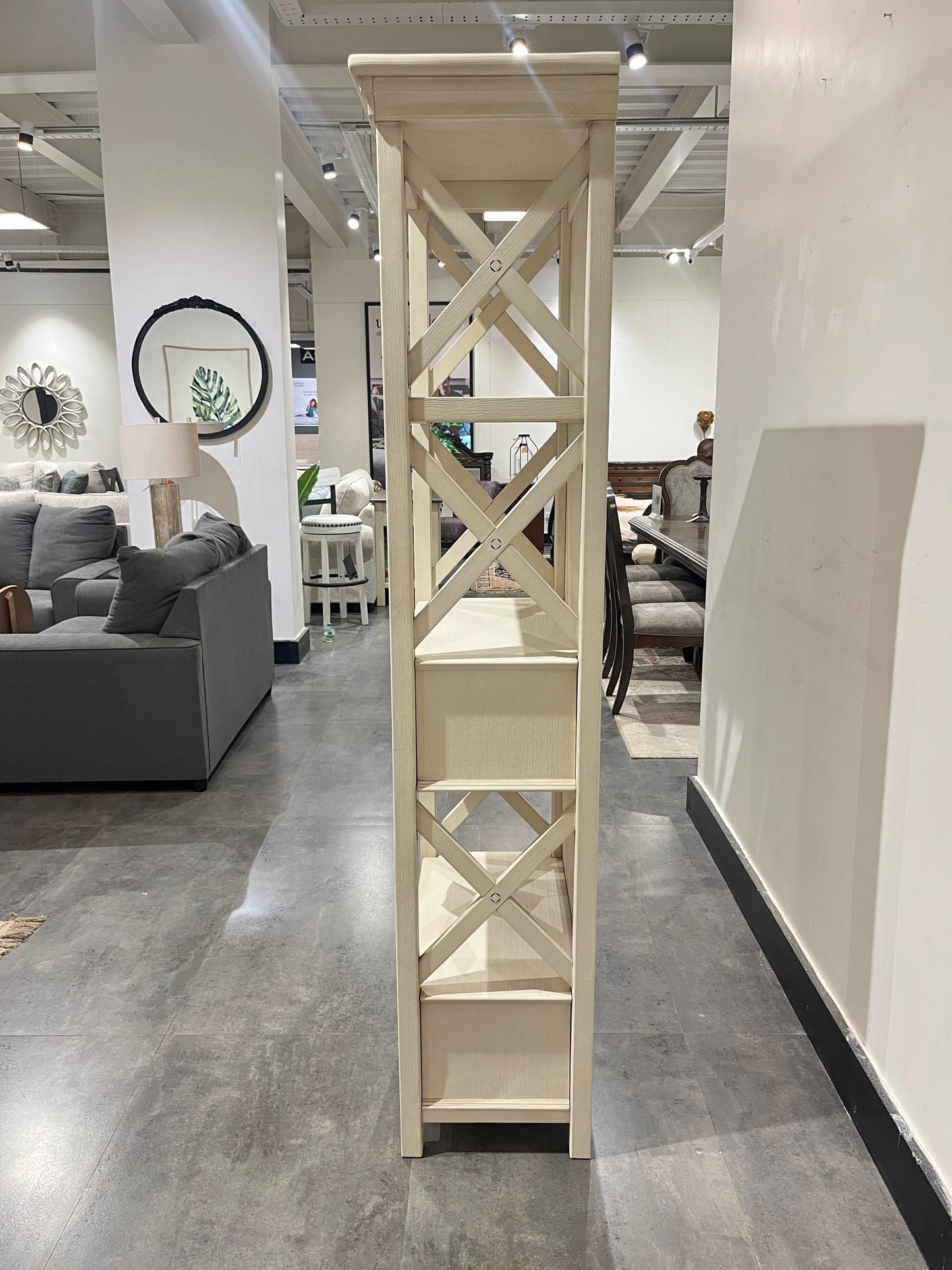 D647-76 - DISPLAY CABINET - NAR