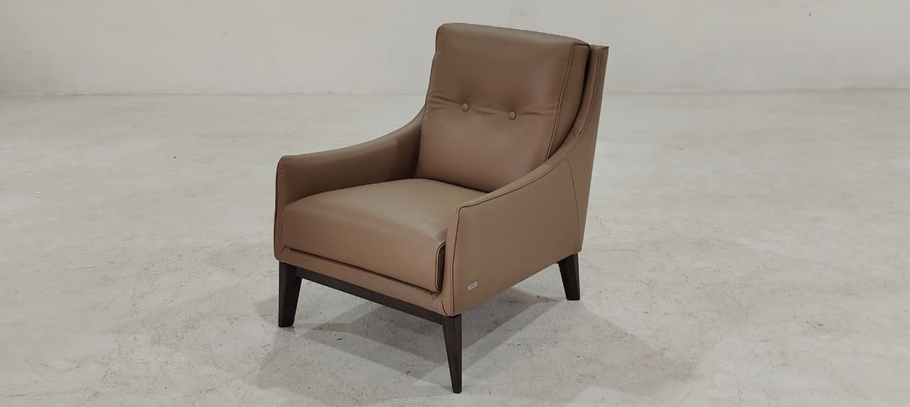 C011-003-14(3) - ARM CHAIR - BLR WH