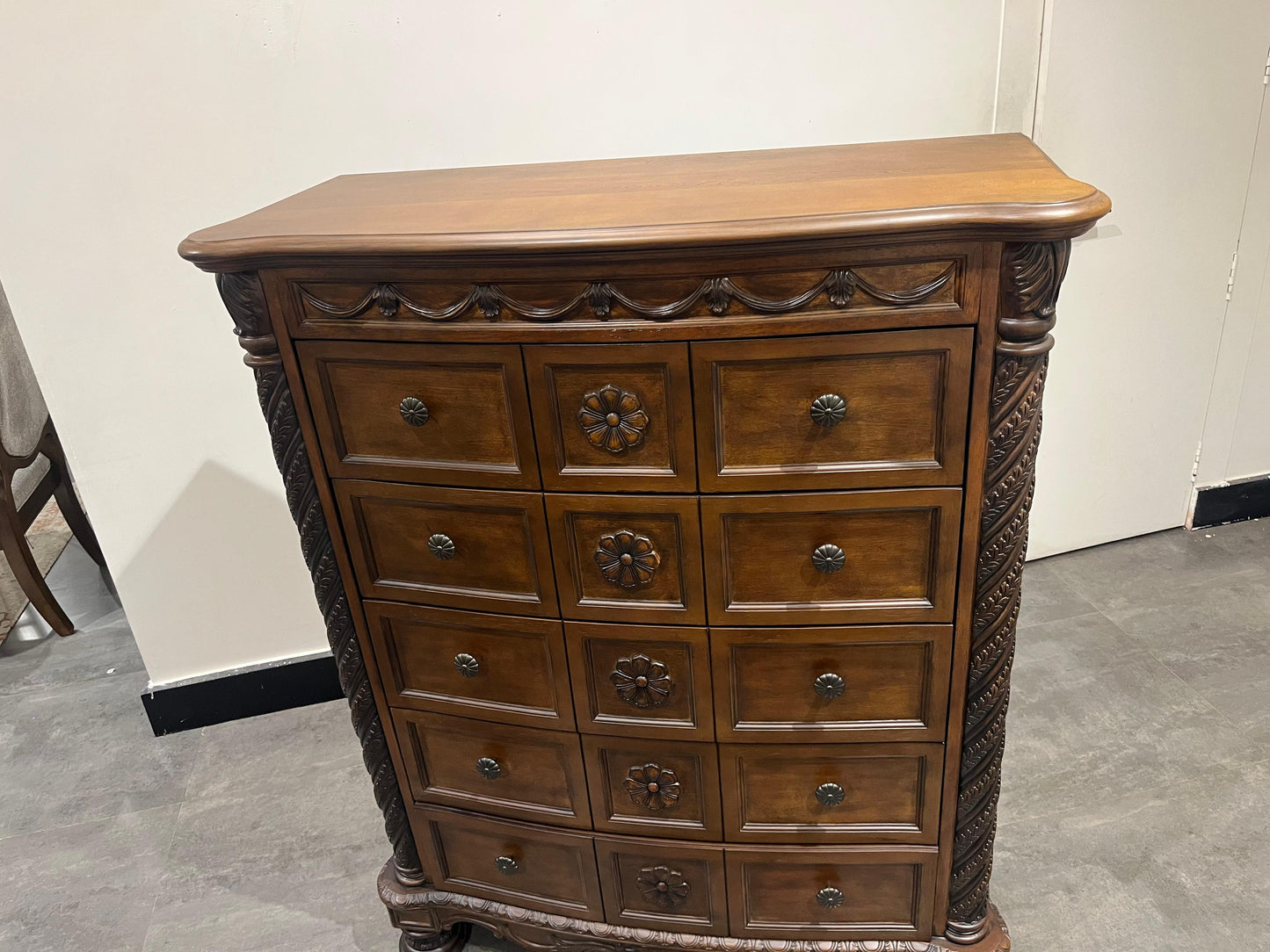 B553-46 - CHEST OF DRAWERS - NAR