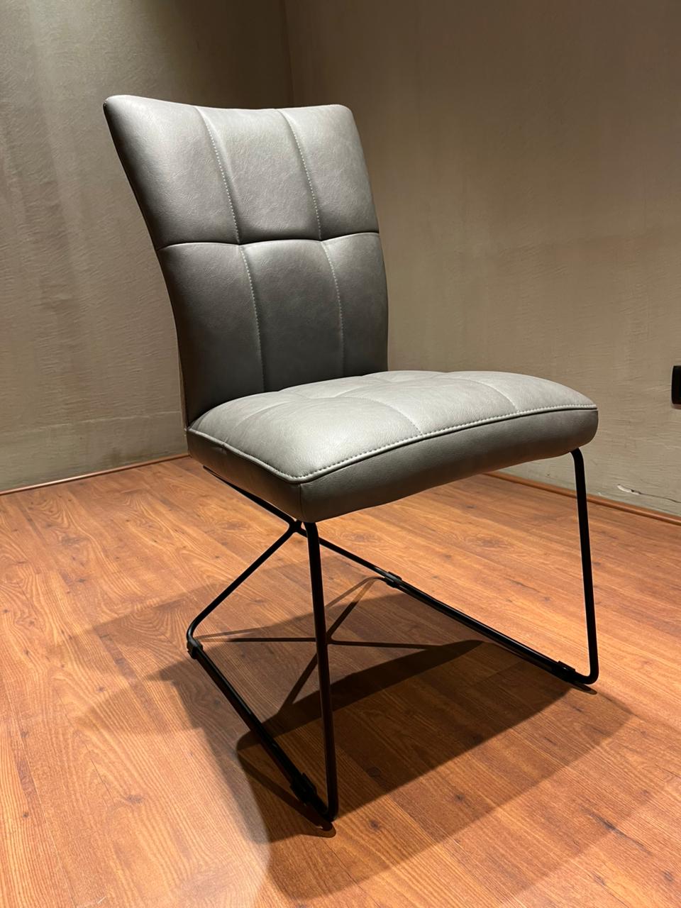 VD6302 - DINING CHAIR - HYD DASH(BESPOKE)